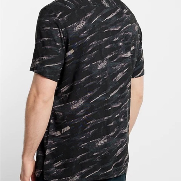 New Abstract Print Rayon Short‎ Sleeve Shirt - Picture 3 of 5